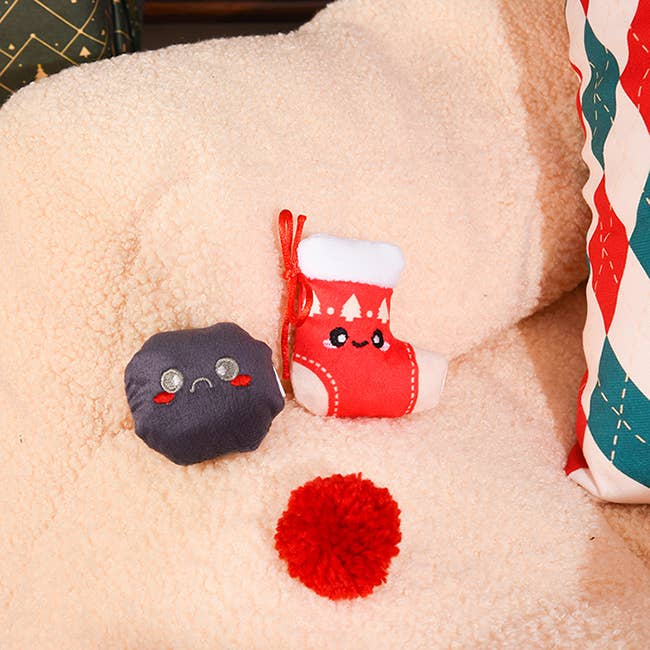 HugSmart Holiday Feline - Lump of Coal